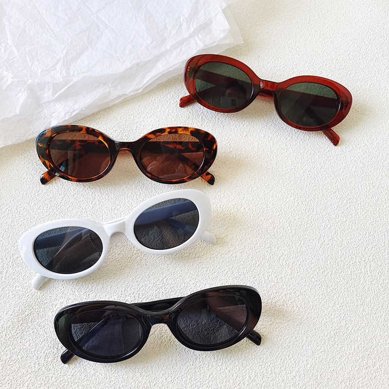 Designer Sunglasses - Lunettes de soleil ovales vintage pour