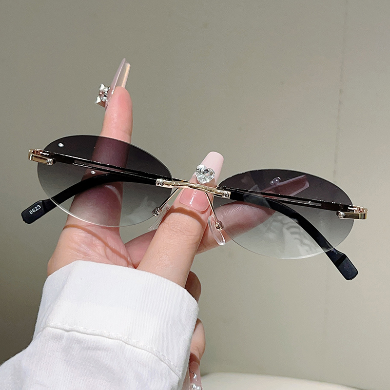 Lunettes de soleil ovales sans - Designer Sunglasses avis et prix
